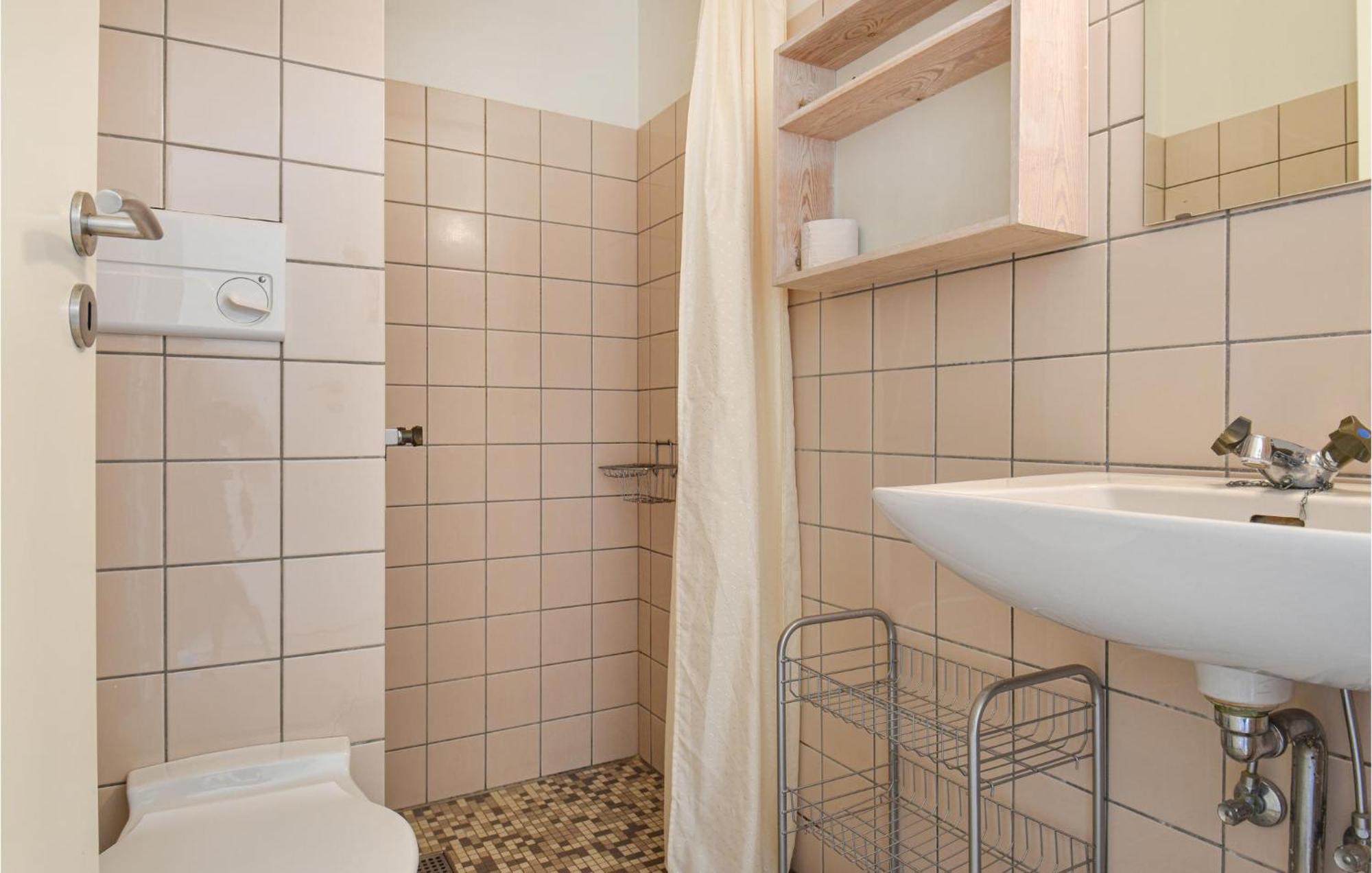 Cozy Apartment In Ringkobing With Kitchen Exterior foto